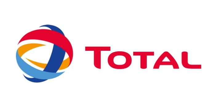 Abri de station service Total réalisé par AMD