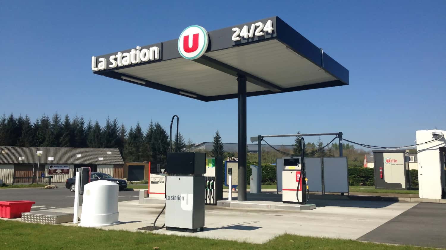 Auvent de piste carburant pour station-service AMD