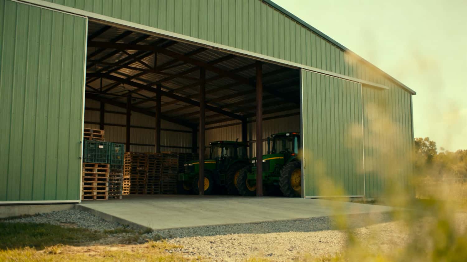 Hangar métallique de stockage AMD