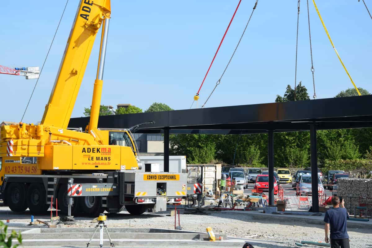 Montage de structure métallique AMD sur site