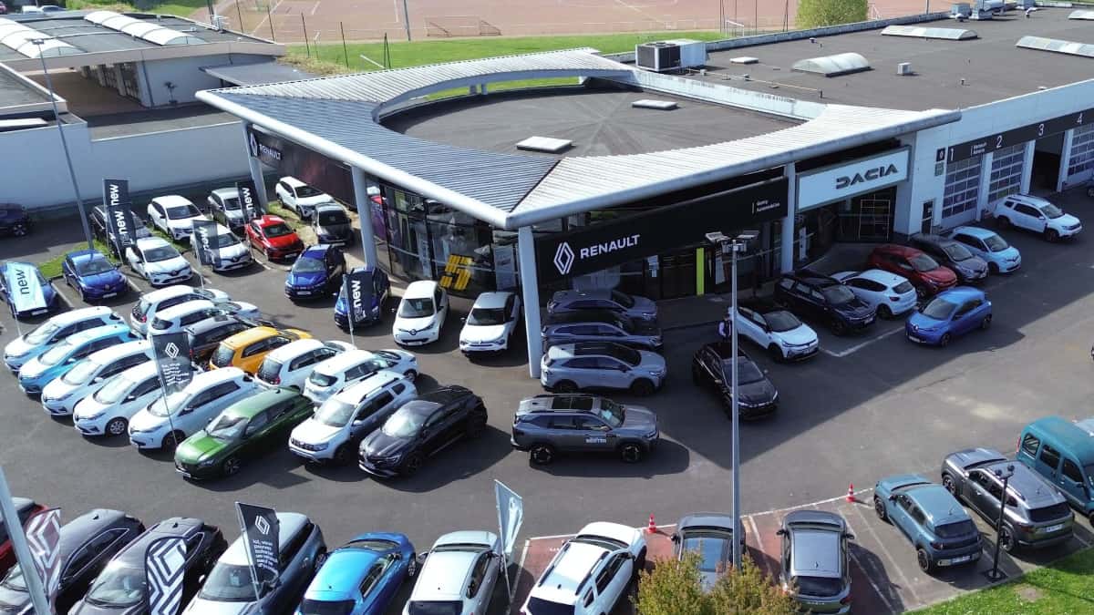 Abri de concession automobile Gemy Automobile Tours Nord réalisé par AMD