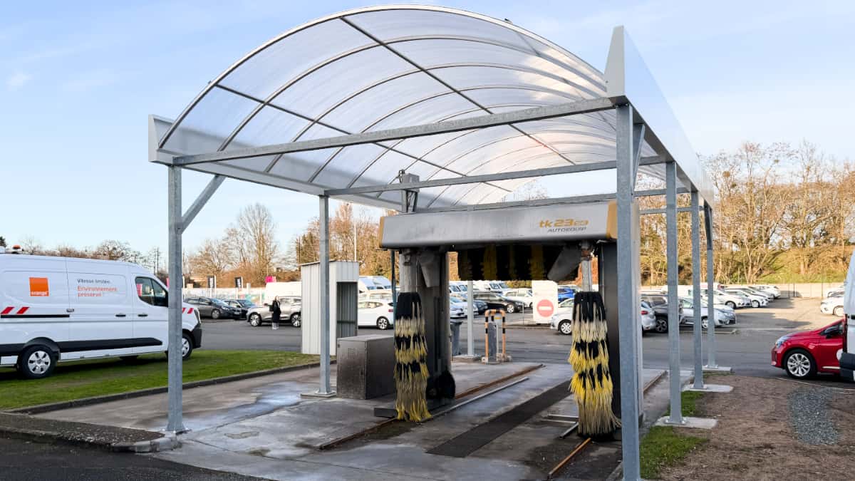 Abri de portique de lavage Gemy Automobile Le Mans réalisé par AMD